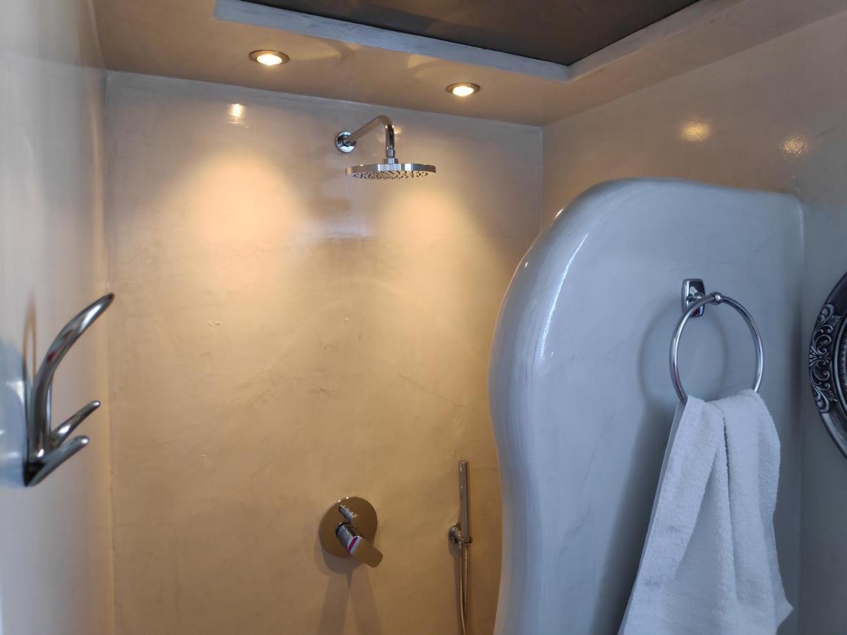 SANTOXENIA Studio Dirmelas Kamari  Luaran gambar